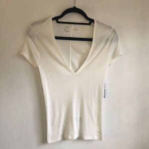 UO White Low-Cut V T-Shirt